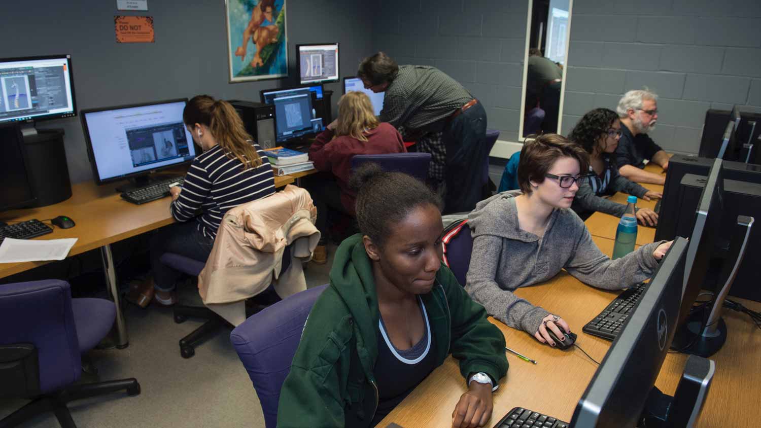 Students working in the 3D Computer Lab