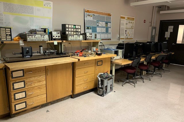Electromagnetic equipment and computers in a lab.