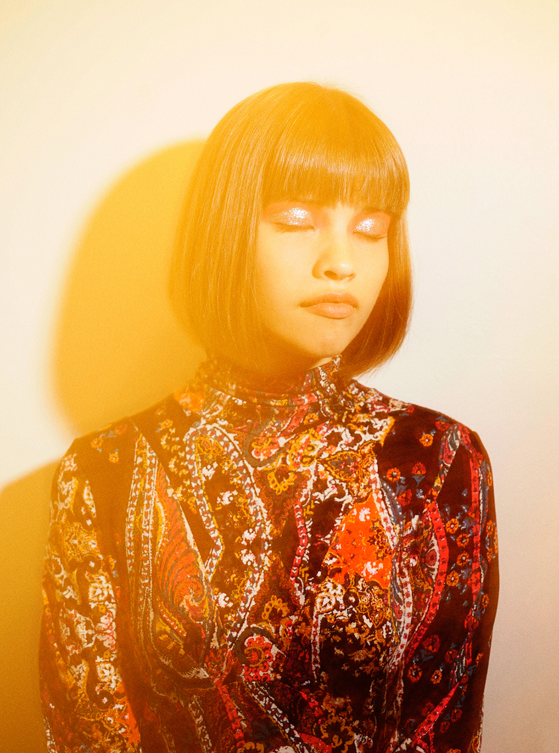 Bright portrait photography of a woman.