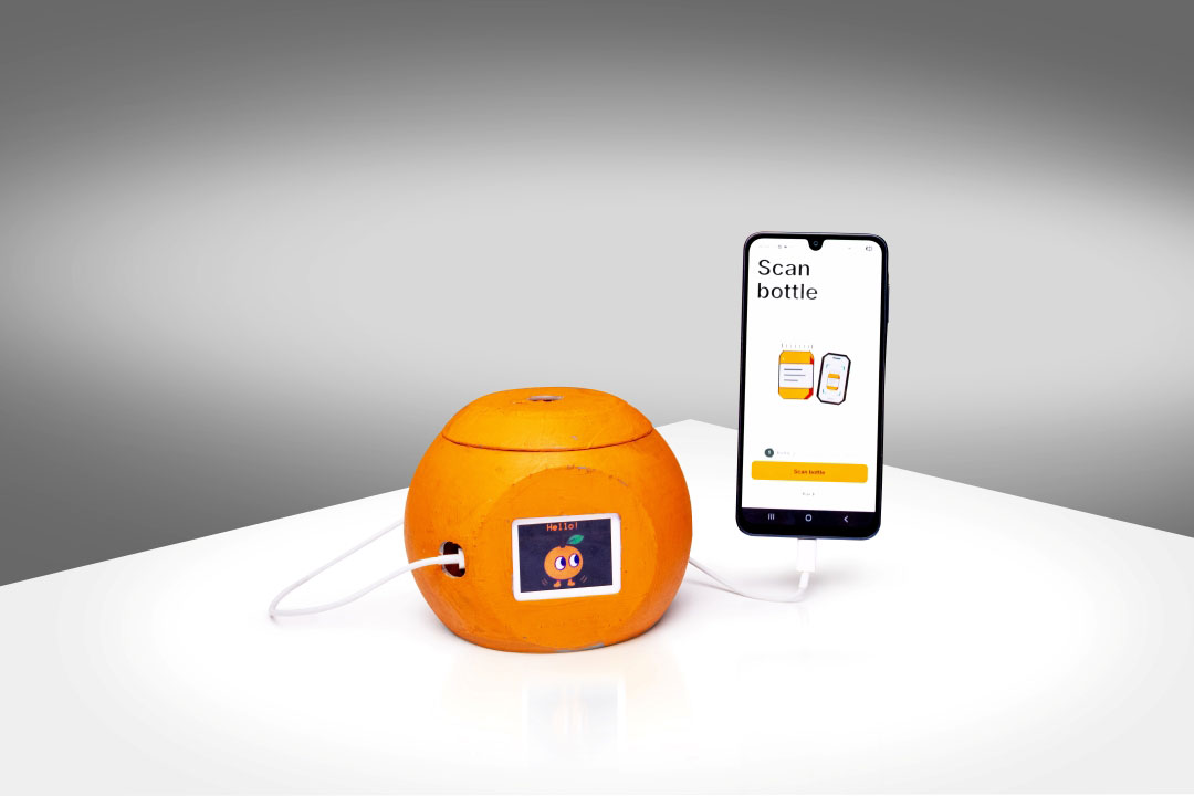 Peel was created in 24 hours at HackMIT by a team of students from four of the country’s top colleges. The team calls it a tiny lab technician, and they chose to paint it orange to stop ambient light from leaking into the case and affecting the readings.