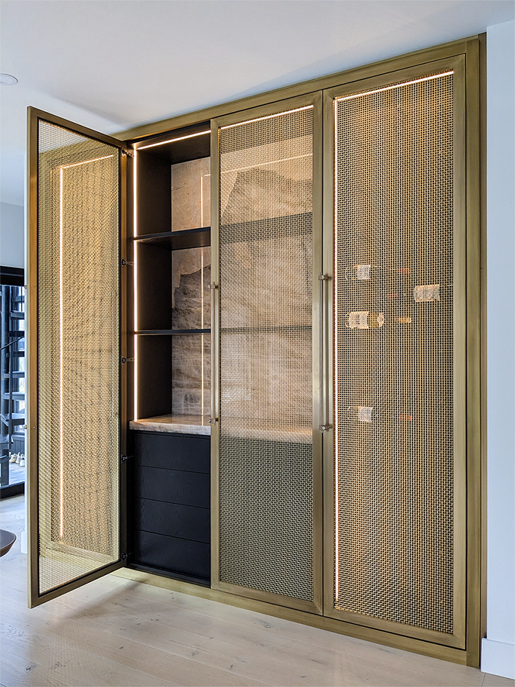 A dry bar design in a home.