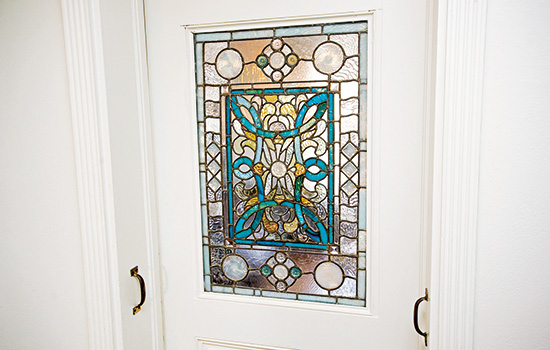 Picture of door with glass picture