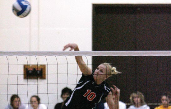 RIT volleyball player