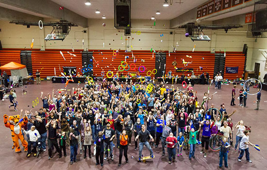 Group picture of people juggling.