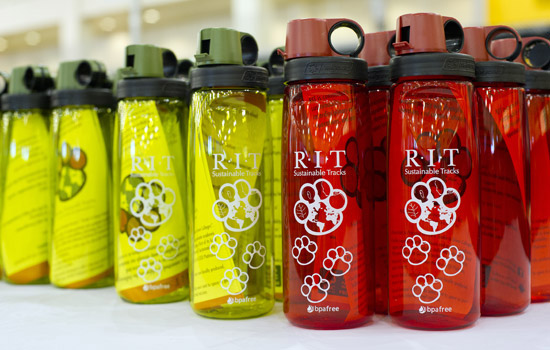 Pictures of Yellow and Red water bottles