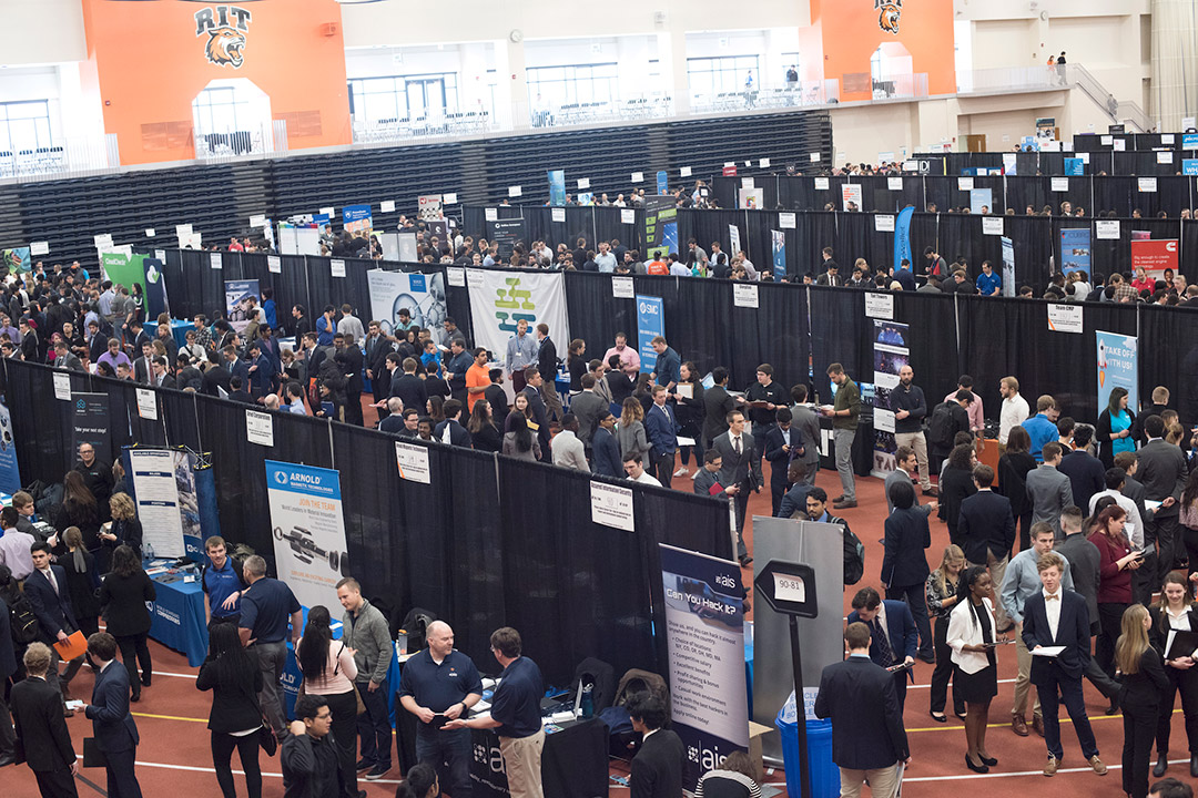 Crowd of students at career fair.