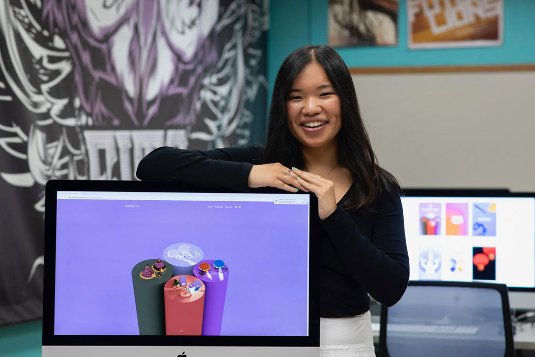 environmental portrait of student Stephanie Liu.