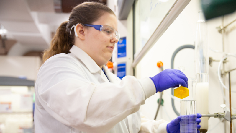 Kaitlyn Clark working in chemistry lab