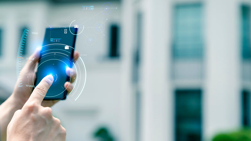 “Alexa, lock my front door”: Voice conversation agents, home security, and customer satisfaction