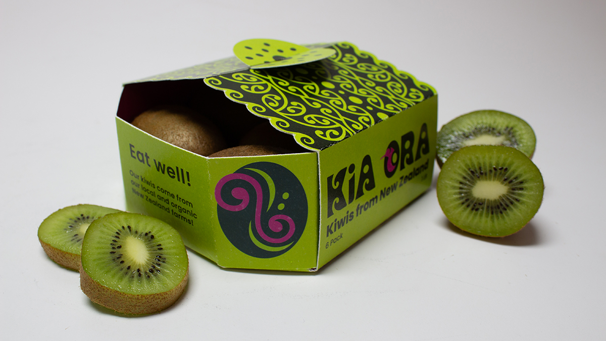 kiwi package with kiwi slices