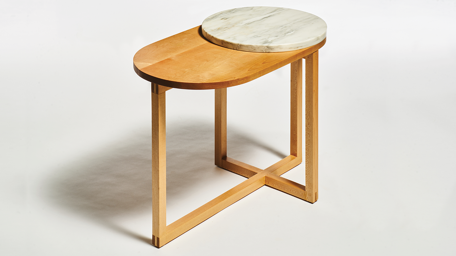 A table designed by Yichi Cheng.